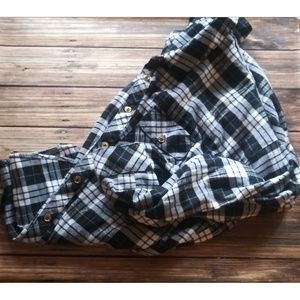 1XL Black/White Plaid Collared Flannel